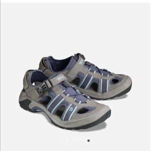 TEVA hiking water sandals size 7.0 - 7.5 Gray/Blue